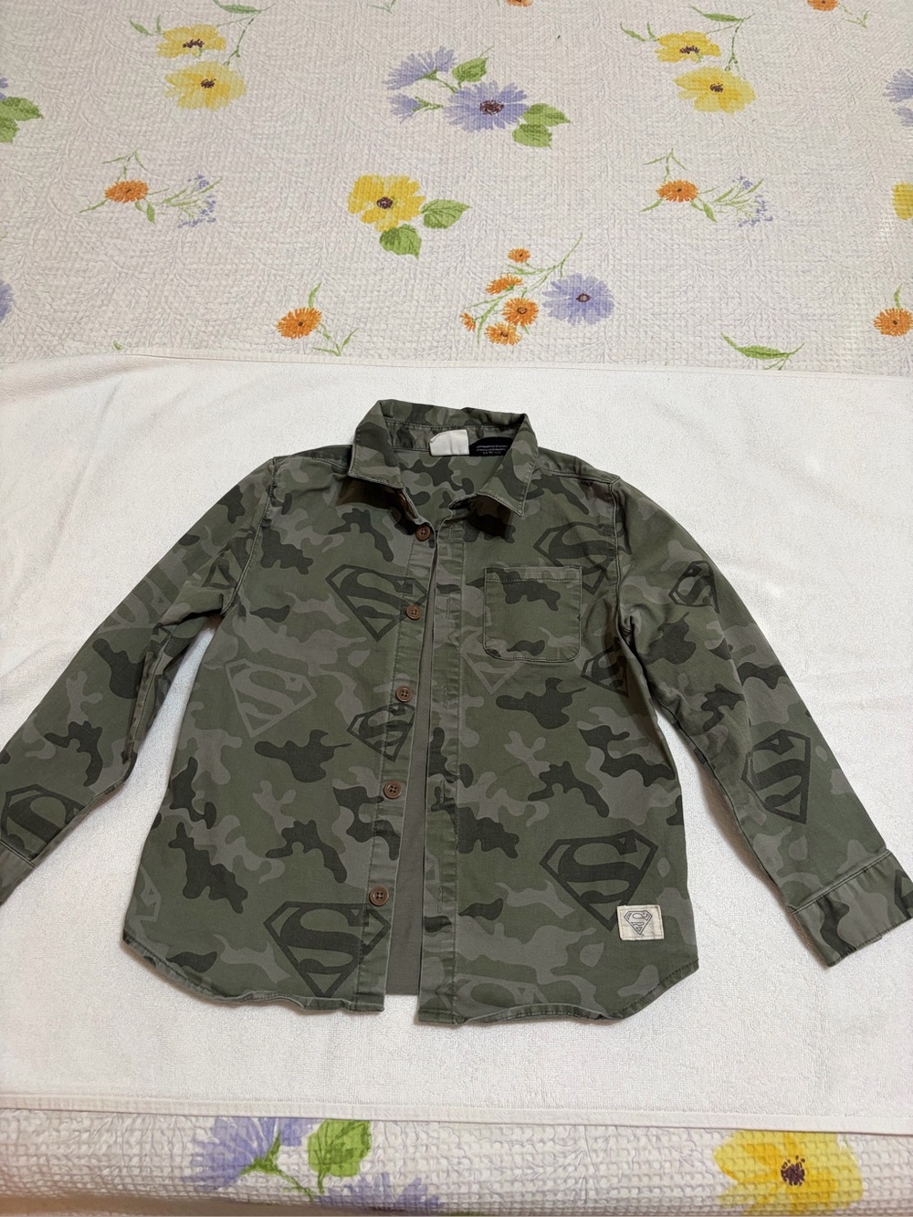 DC Comics Green Camo Tee with Superman Emblem(32)